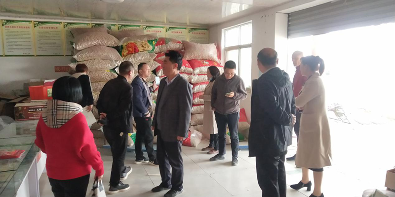 睢縣農(nóng)業(yè)農(nóng)村局開(kāi)展2021年春季農(nóng)業(yè)投入品市場(chǎng)專項(xiàng)執(zhí)法檢查